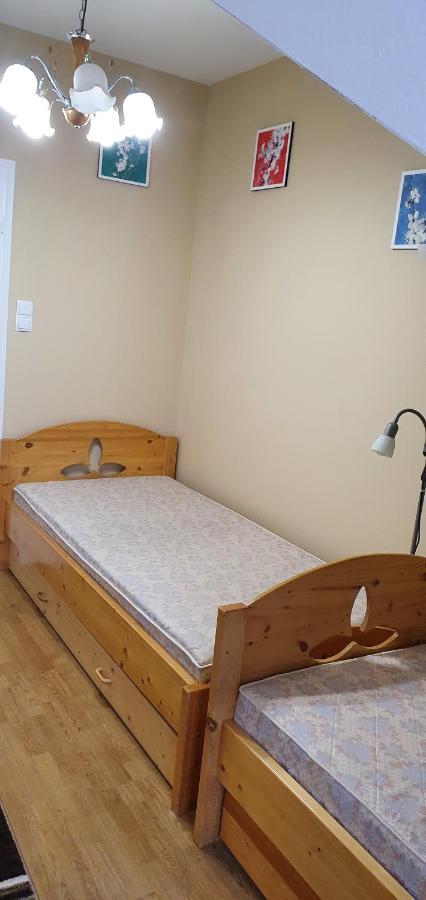 Venusz Apartman Cserkeszőlő 外观 照片